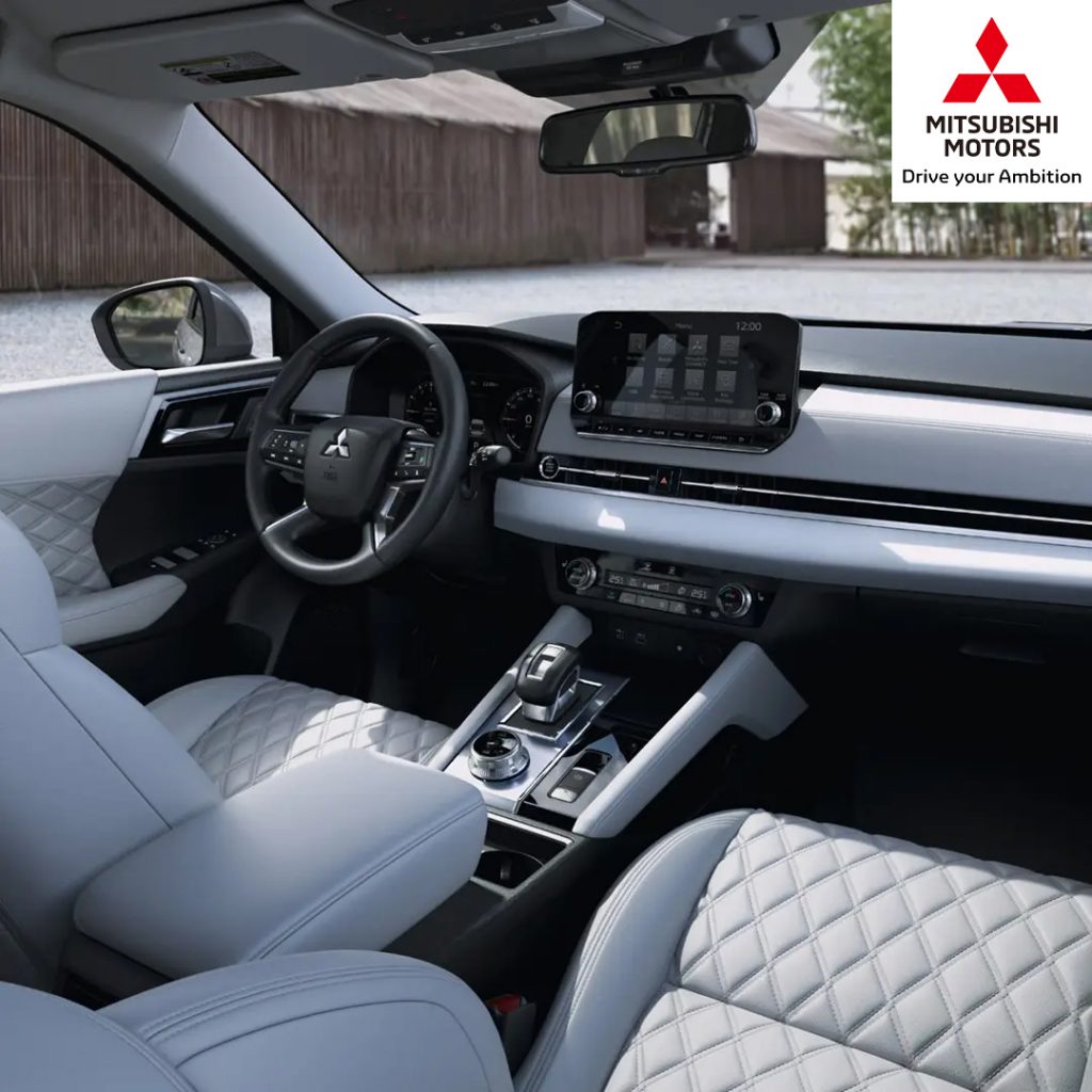 2024 Outlander Interior