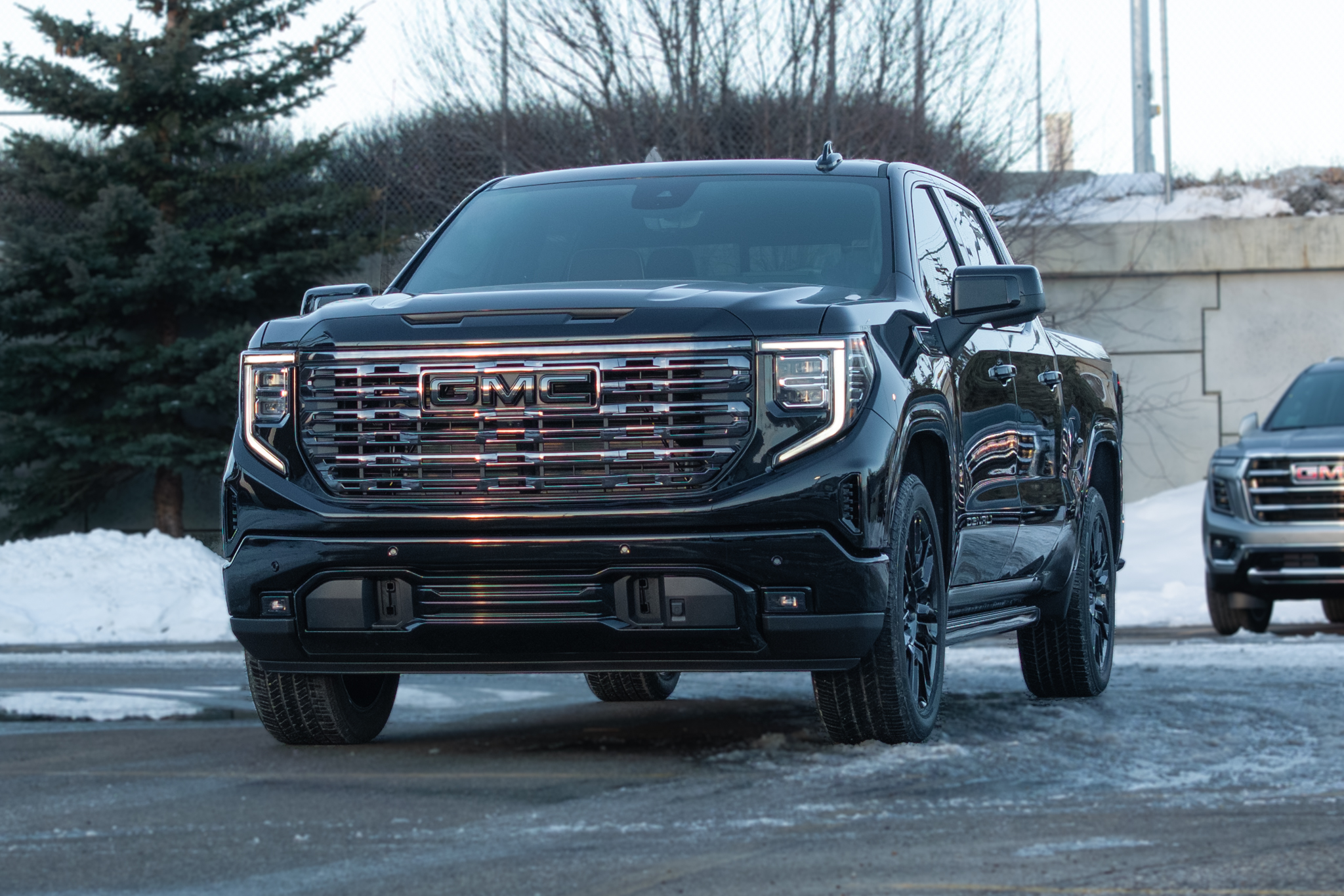 Finished in full black, this Denali Ultimate embraces a complete blackout transformation