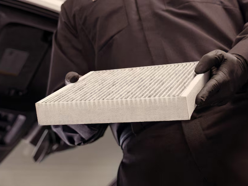 How does Chevrolet Cabin Air Filter Replacement system work
