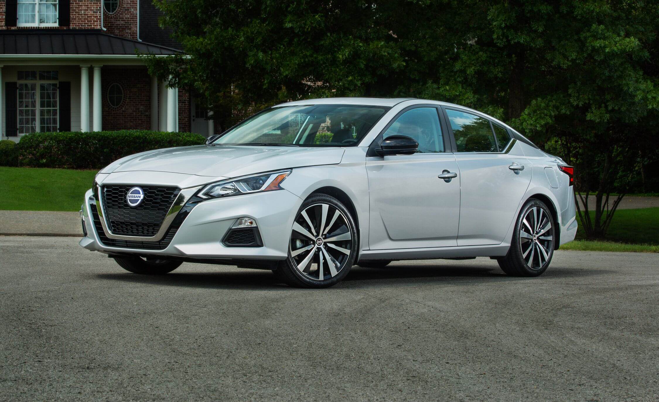 5 Tips For Keeping Your 2019 Nissan Altima Clean Redlands