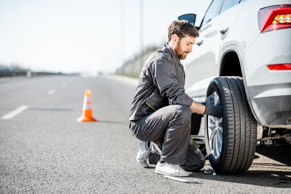 24/7 ROADSIDE ASSISTANCE AND COURTESY TRANSPORTATION