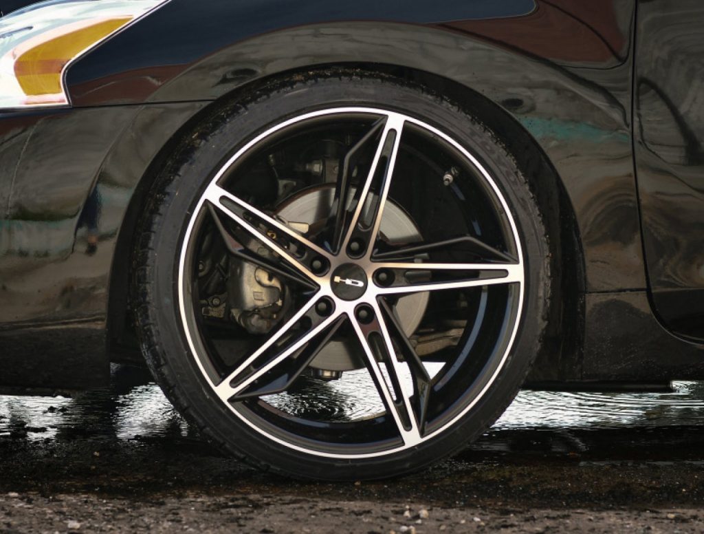 Custom Wheels & Tires