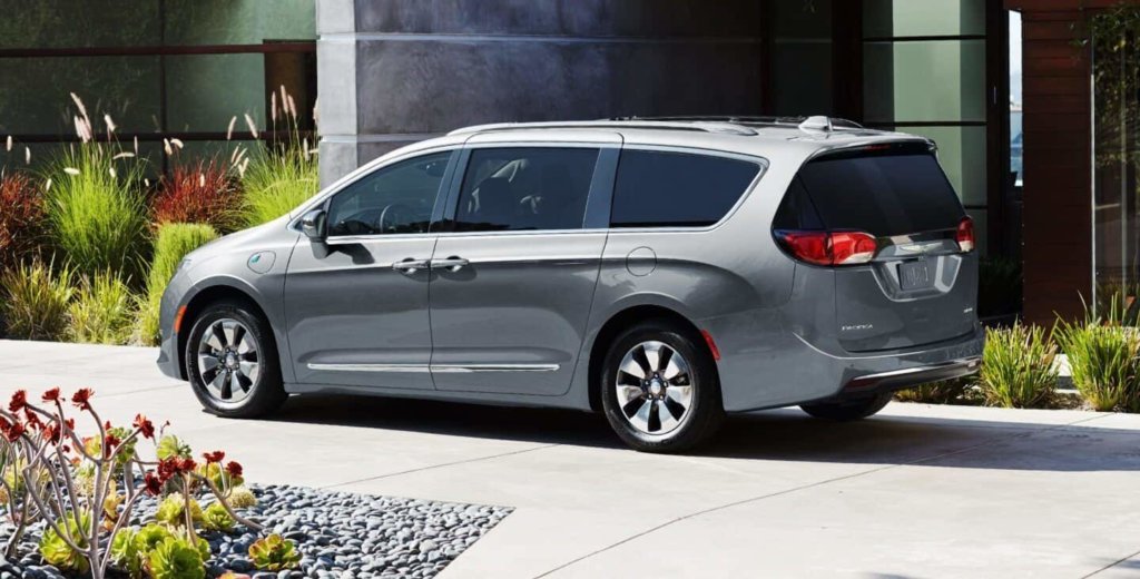 Come test drive the 2021 Chrysler Pacifica serving Anaheim