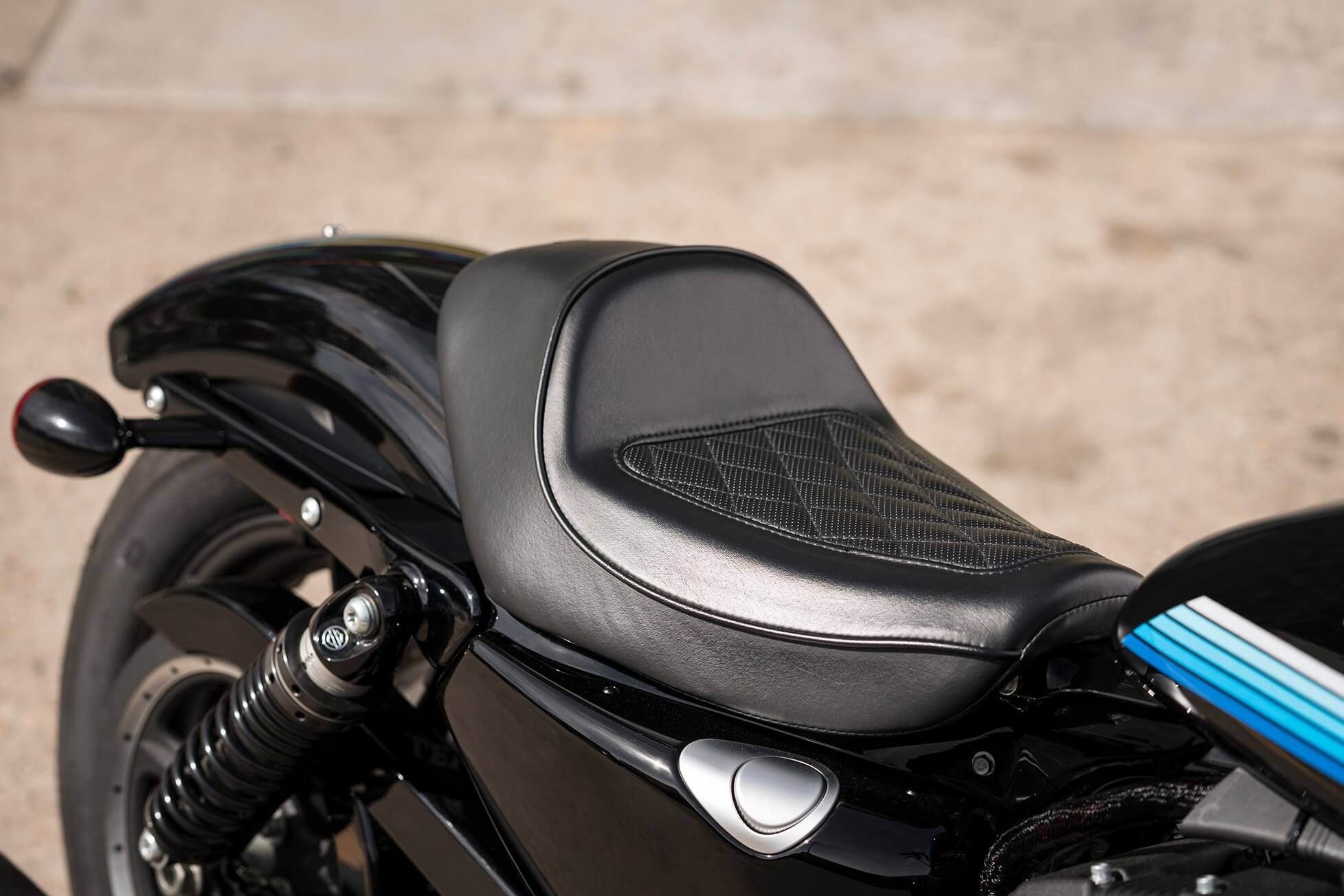 harley iron 1200 seat