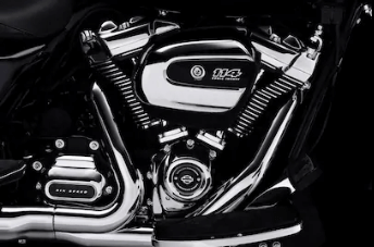 TWIN-COOLED™ MILWAUKEE-EIGHT 114 ENGINE