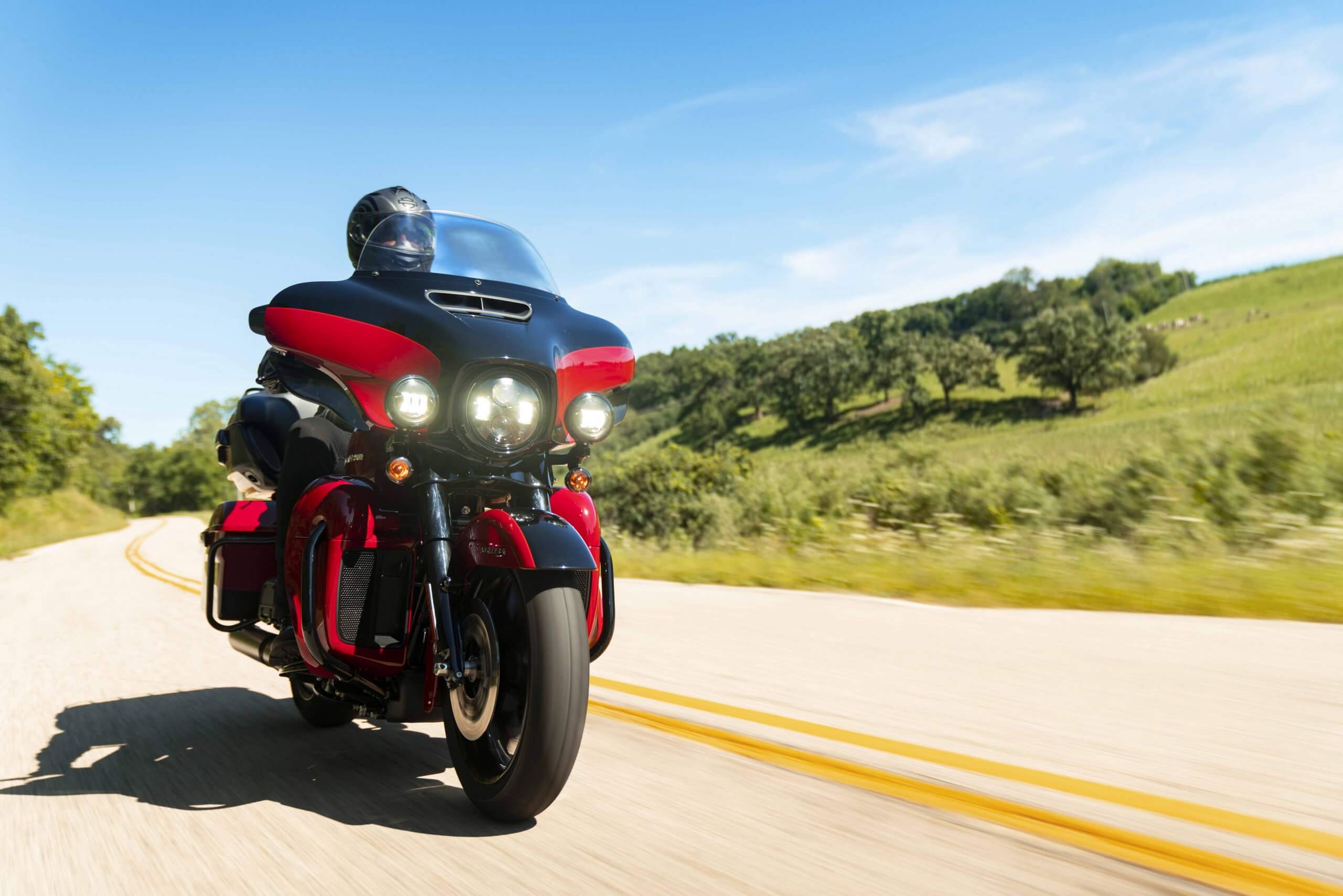 Twin-Cooled™ Milwaukee-Eight® 114 engine and heated grips