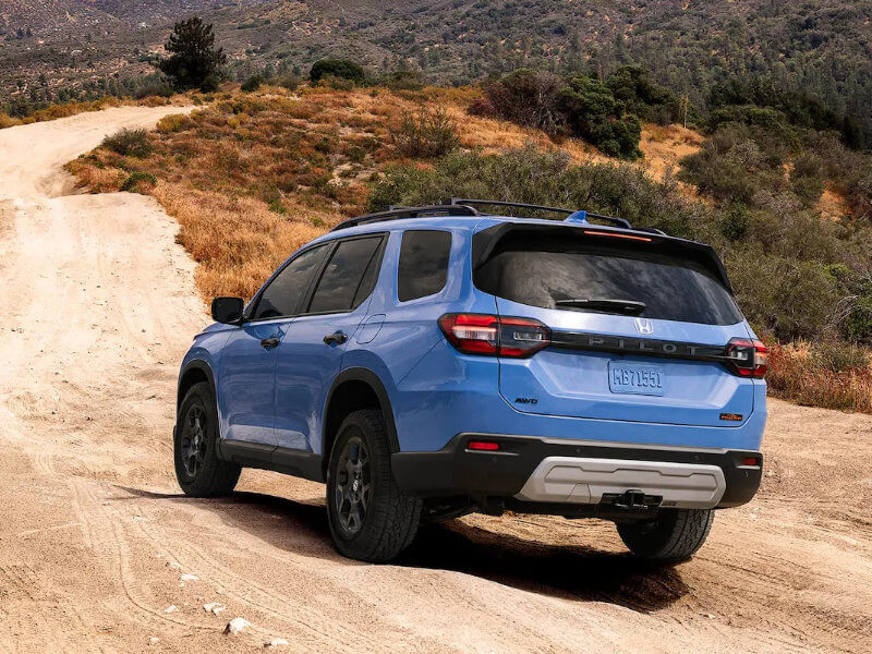 Research trim levels on a 2024 Honda Pilot near Oakley CA