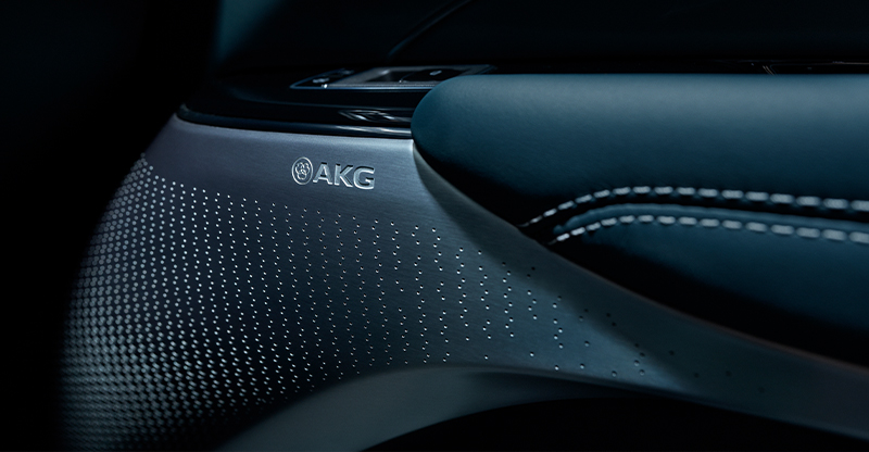 24_LYRIQ-Luxury-2_Technology_2