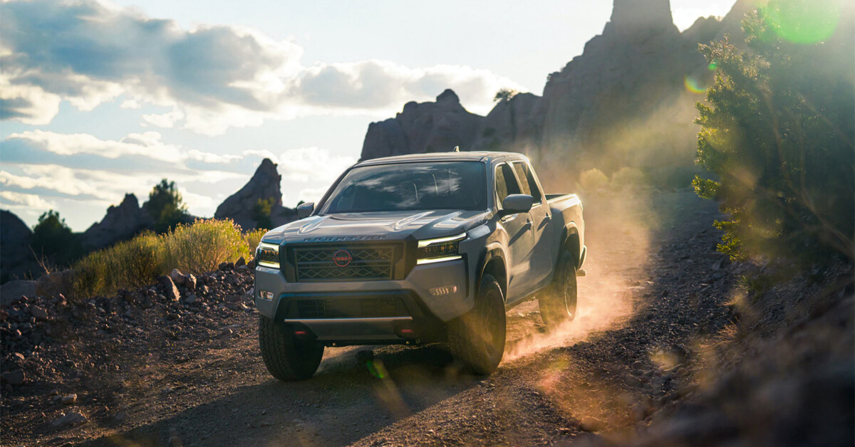 2023 Nissan Frontier Descending Down a Hill