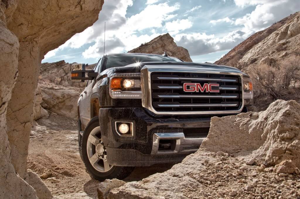 2015-gmc-sierra-2500-offroad-rocks