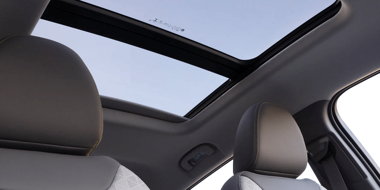 22022 Chevrolet Bolt EUV sunroof.