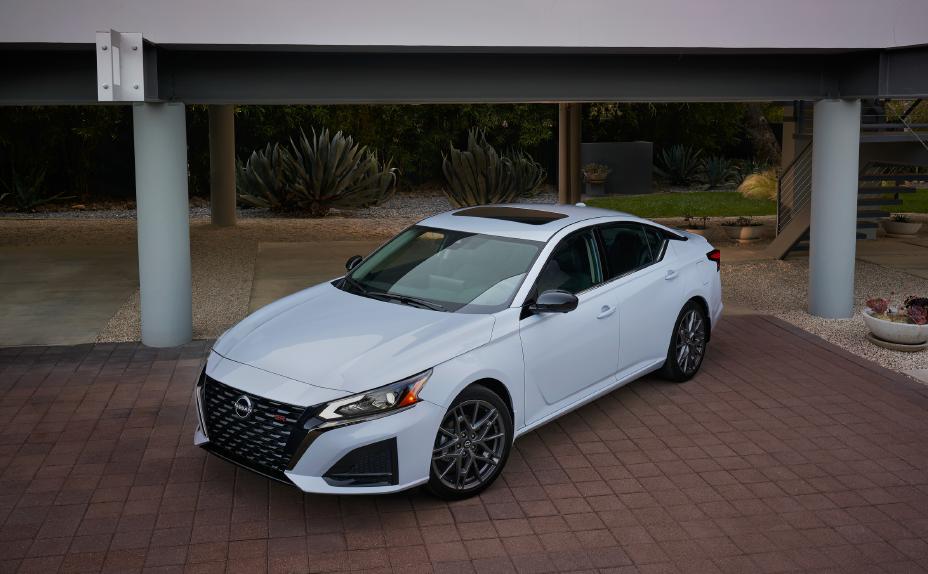 2022_Nissan_Altima__