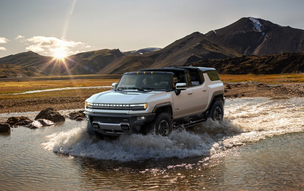 Hummer EV SUV Offroad 