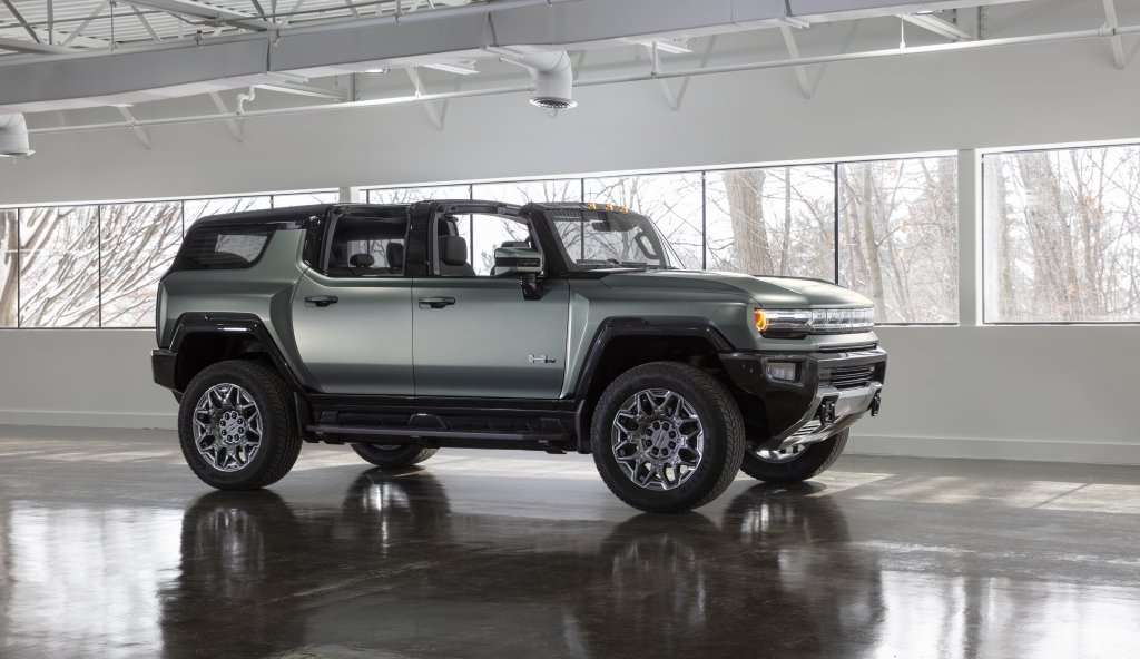 Hummer EV SUV 