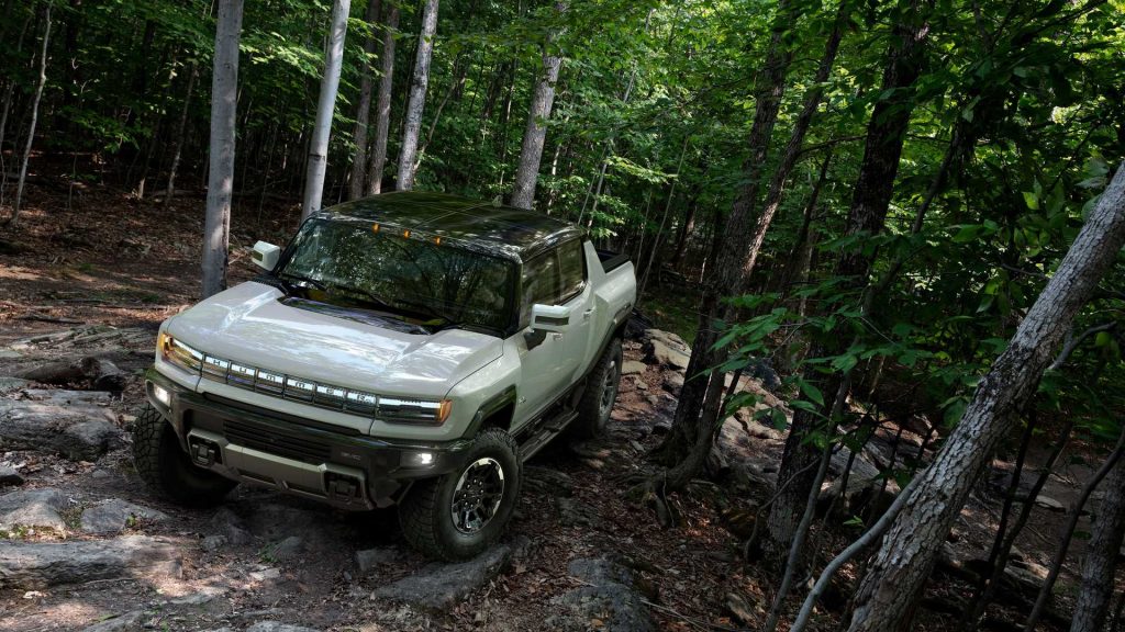 2022-gmc-hummer-ev-front-4-1024x576