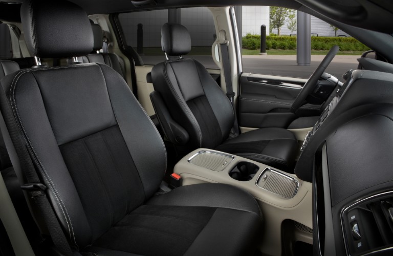 2020 Dodge Grand Caravan SXT winnipeg mb interior side shot of front seating upholstery, accents, and trimmingy