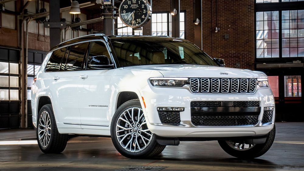 2025 Jeep Grand Cherokee L with the Eh+ VIP Offer