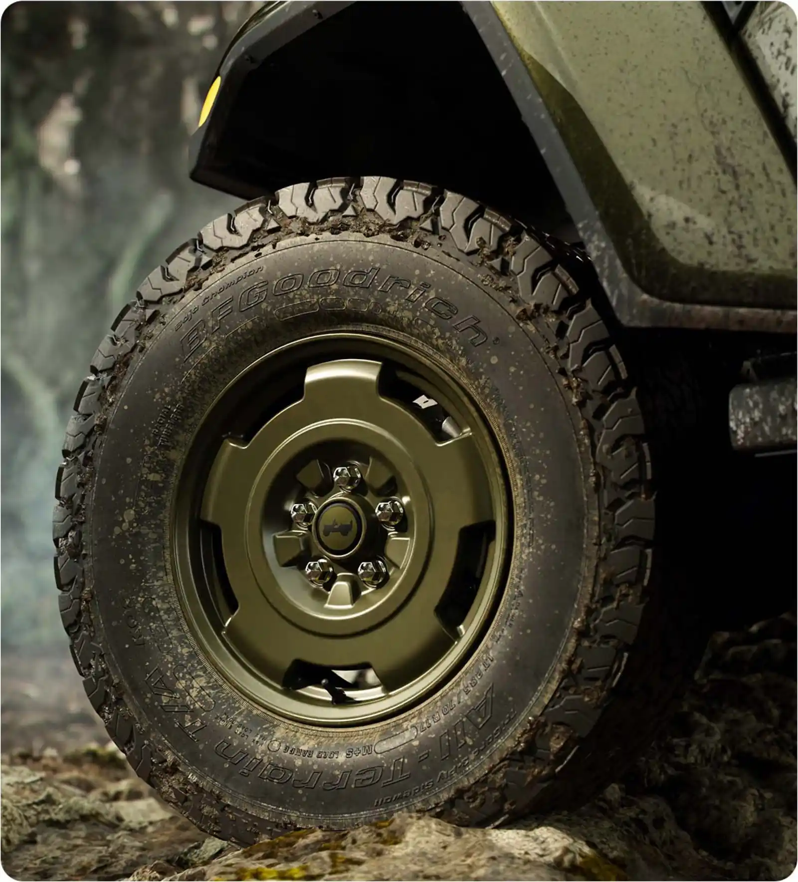 2027 Jeep Wrangler Sarge '41 Green wheel and all terrain KO2 tire detail