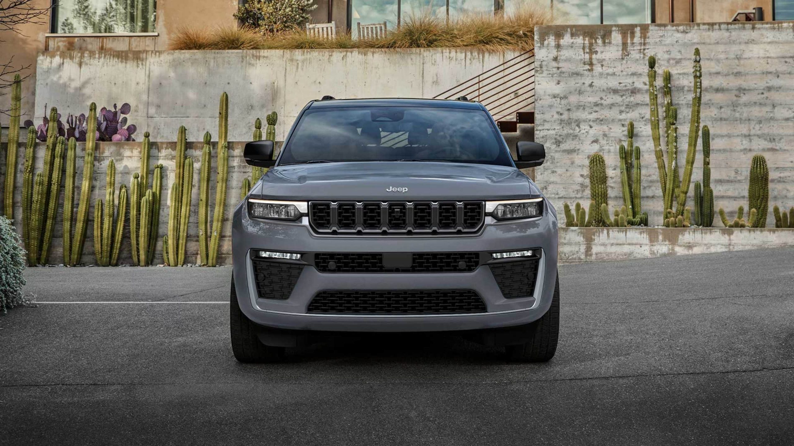 Jeep's 2027 image of the Grand Cherokee Summit, head on