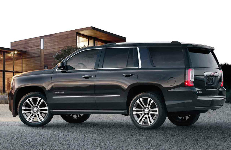 2018 GMC Yukon Denali features and specs