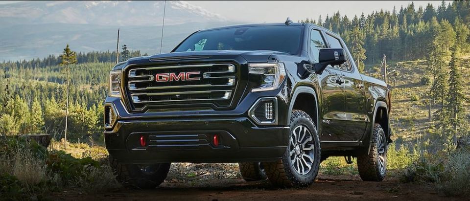 2019 Sierra 1500 AT4 Exterior Winnipeg