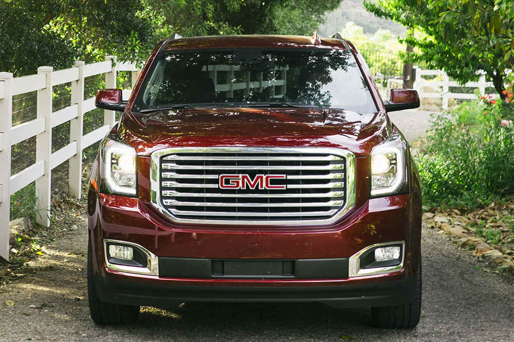 2016 GMC Yukon SLT Premium Edition grille view