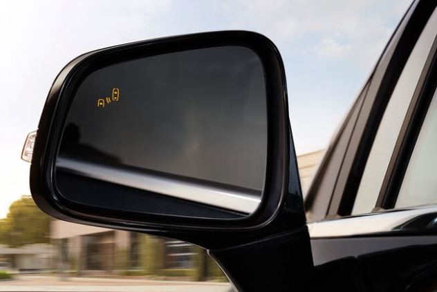 2020 Buick Encore Side Blind Zone near Winnipeg, MB