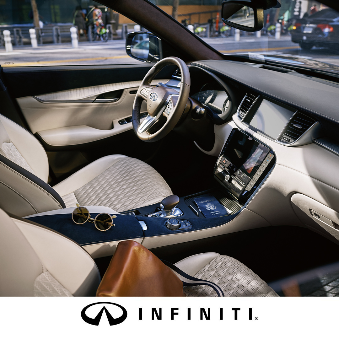 2022 INFINITI QX50 Interior Dashboard and front seats