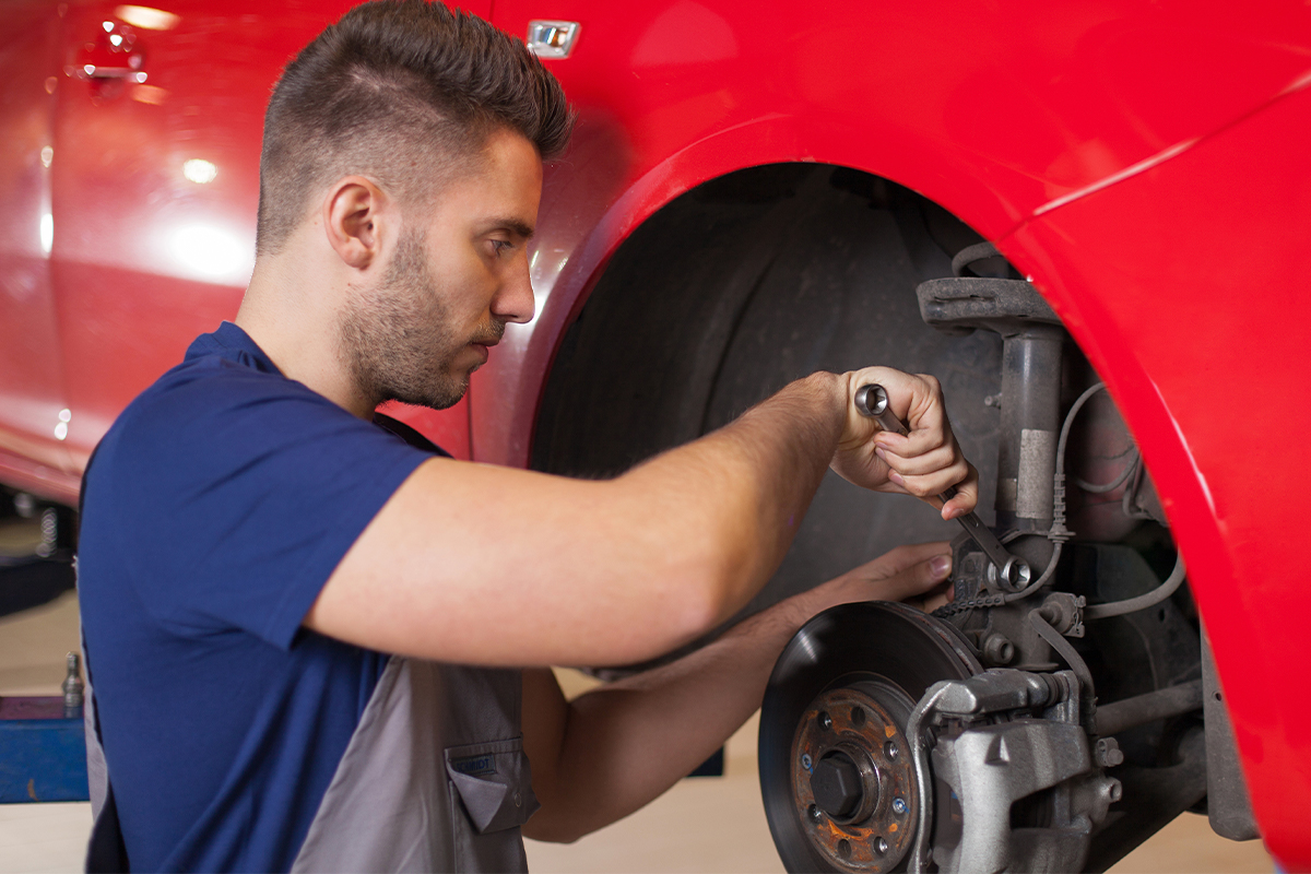NISSAN VALUE ADVANTAGE® BRAKE SERVICE* - EXPRESS SERVICE