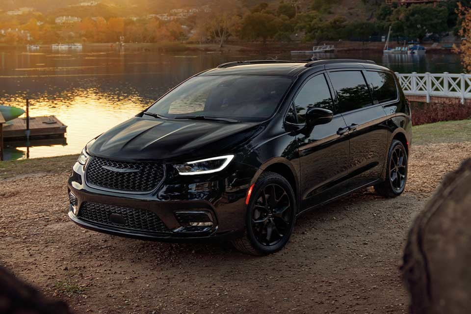 2026 Chrysler Pacifica Premium Interior Red Deer Alberta