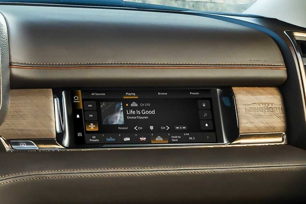 2026 Ram 3500 HD Technology for Lloydminster Commercial Drivers 2026 Ram 3500 Uconnect Technology Lloydminster