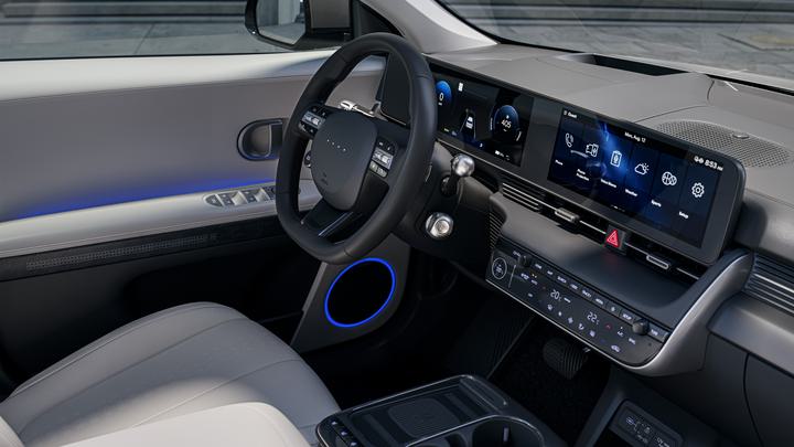 2025 Hyundai IONIQ 5 Technology Features in Orléans, Ottawa