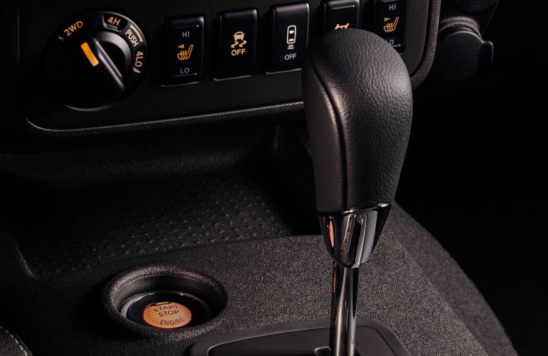 2020 nissan frontier interior