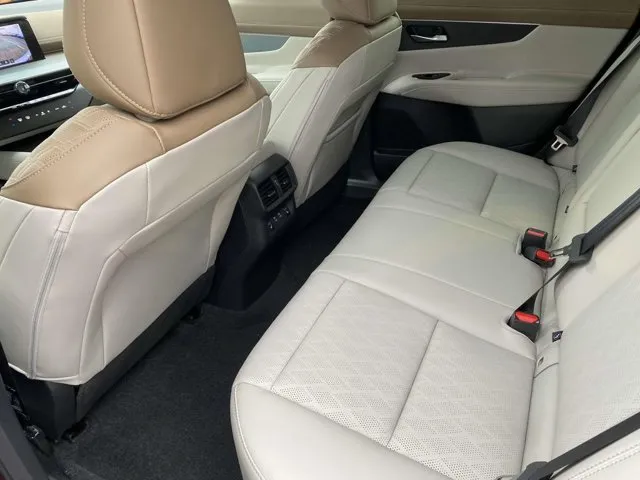 2025 Nissan Murano seats
