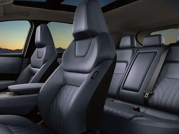 2025 Nissan ARIYA interior