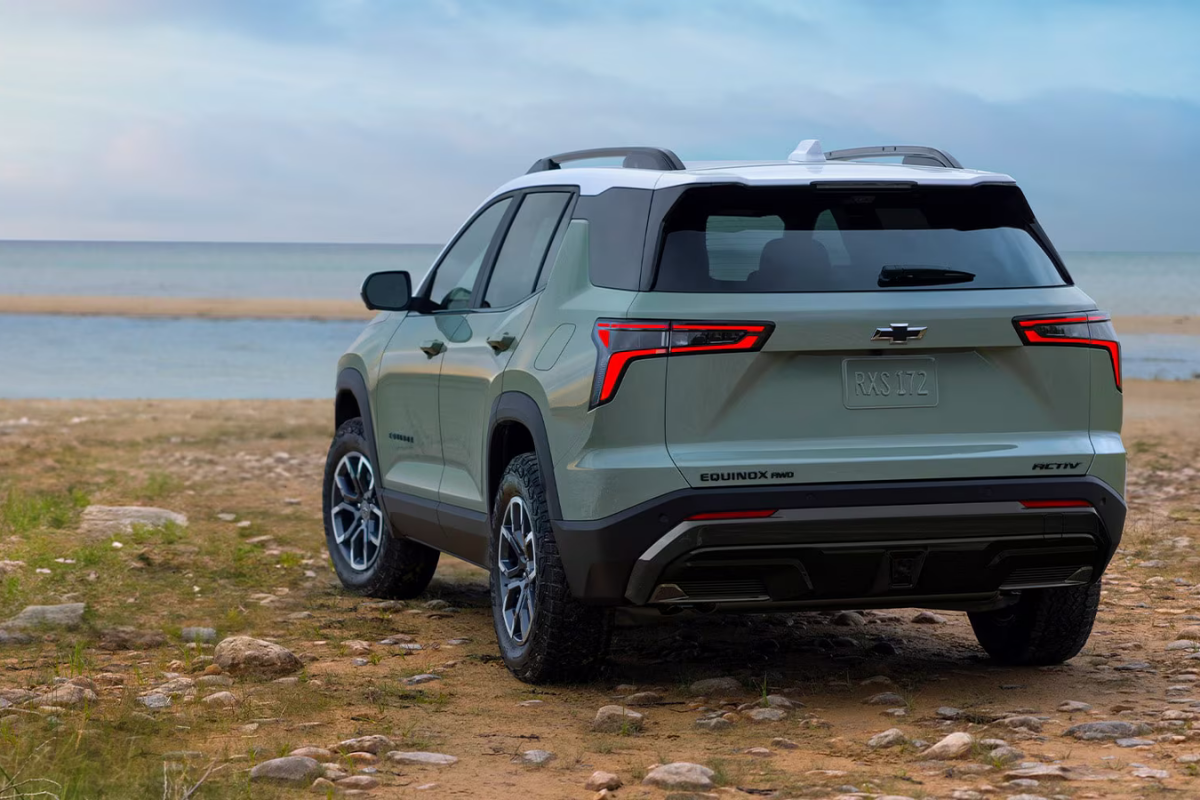 2026 Chevrolet Equinox side view