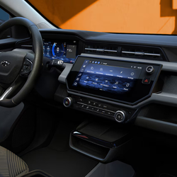 Advanced Infotainment & Connectivity