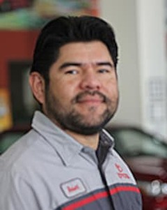 Robert Aguilar 