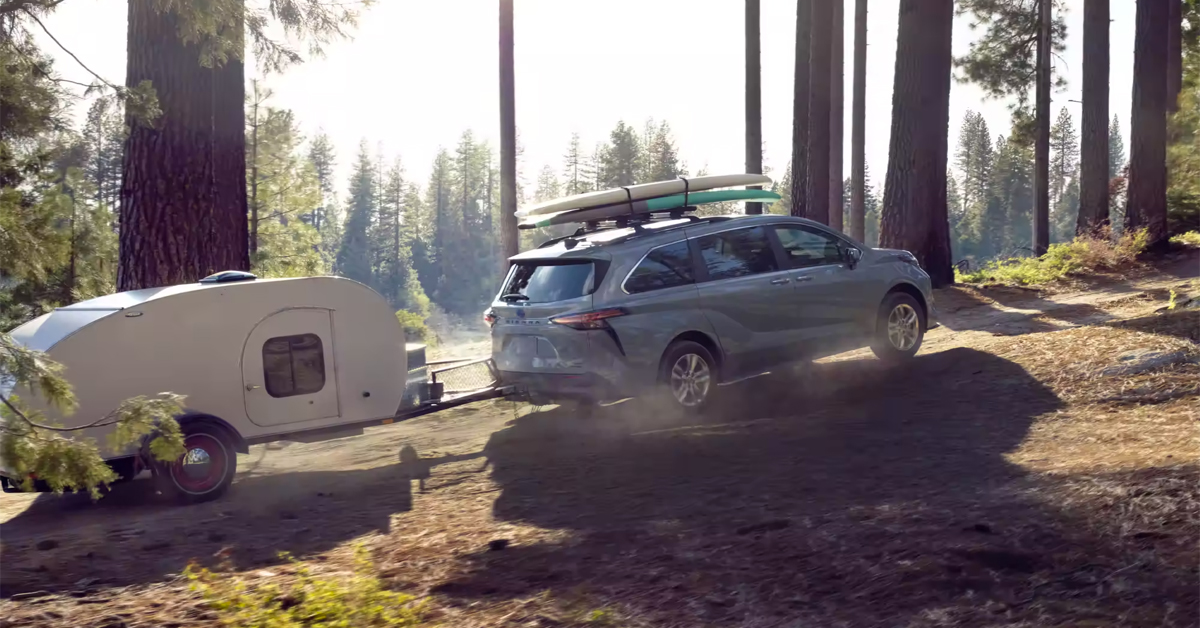 2023 Toyota Sienna - Towing a Trailer