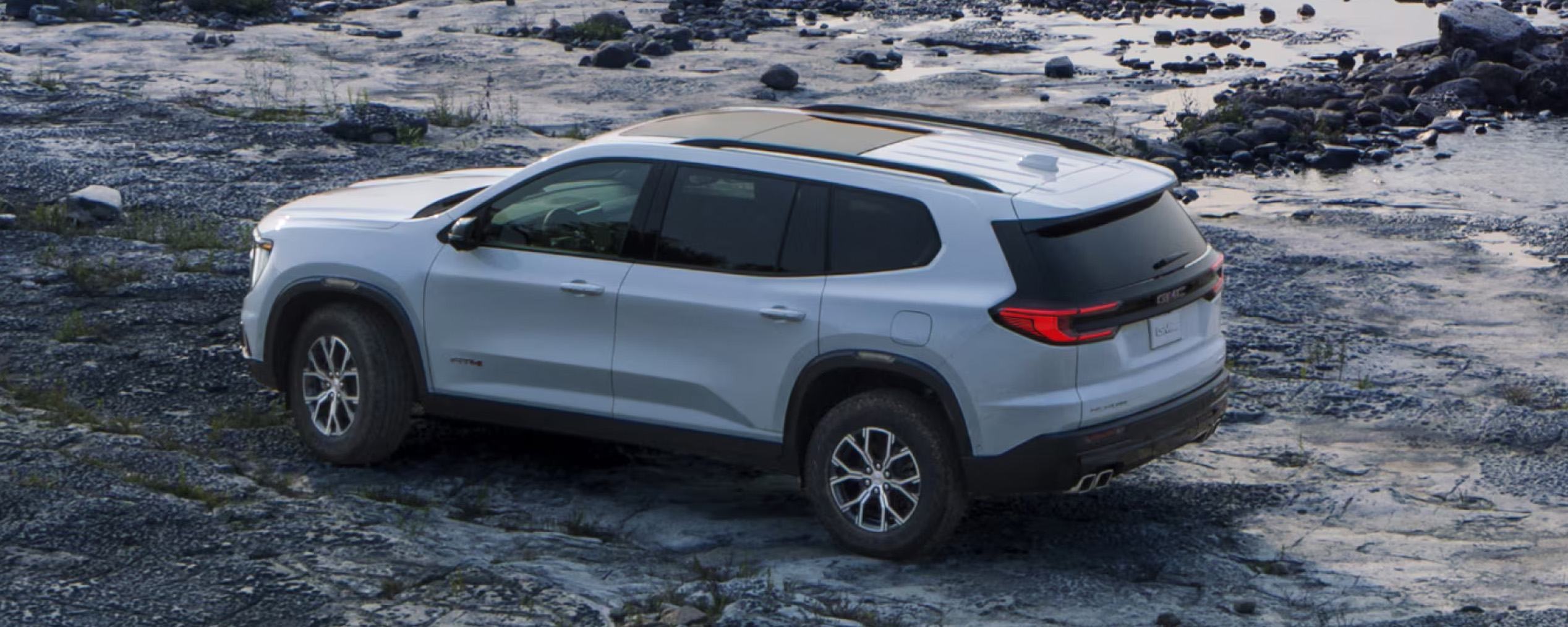 2025 GMC Acadia side profile
