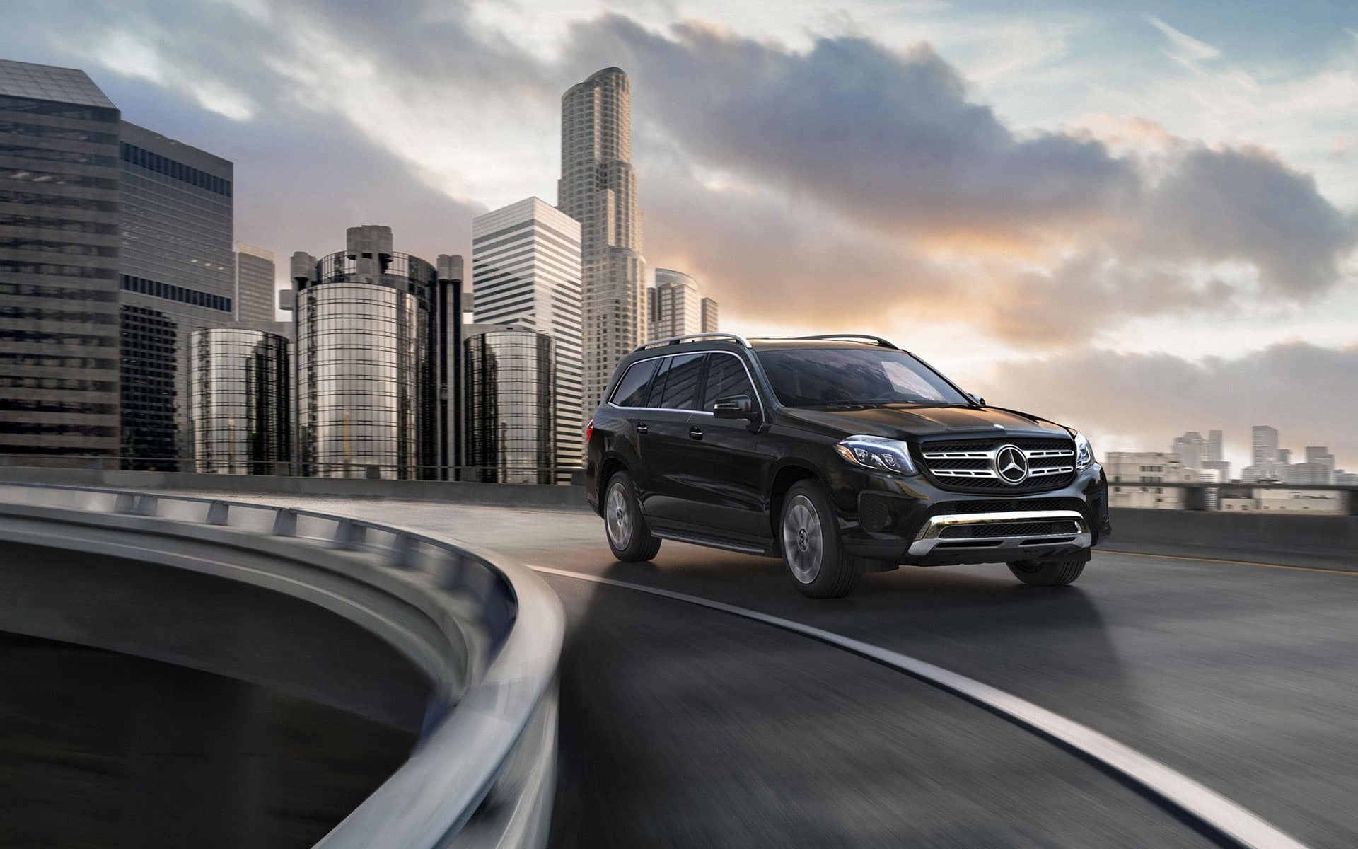 2017-GLS-CLASS-SUV-GALLERY