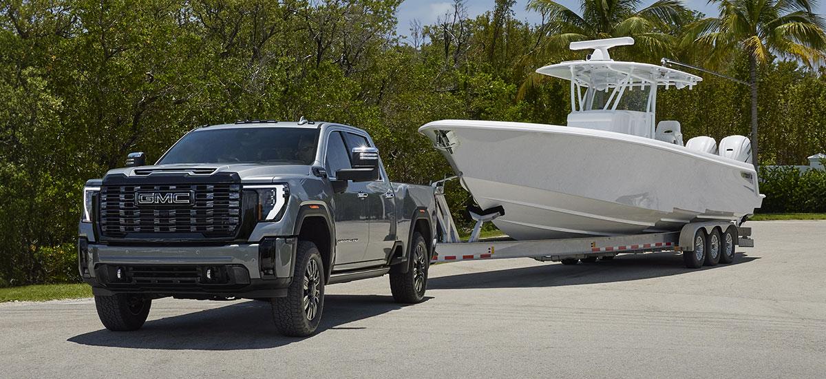 2025 GMC 2500HD Towing Boat